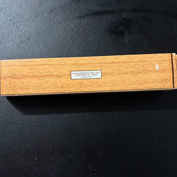 Avon Family Clothes Brush - Picture 2 of 8